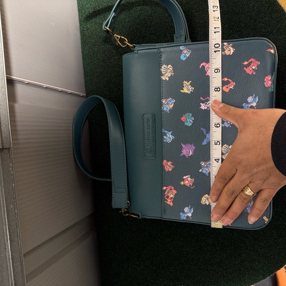 Pokemon Center Pokémon Pixel Pin Collector Shoulder Bag - Picture 10 of 11